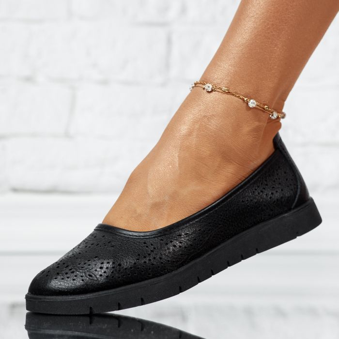 Дамски обувки Изработени от естествена кожа С перфорации Gina черен #13866
