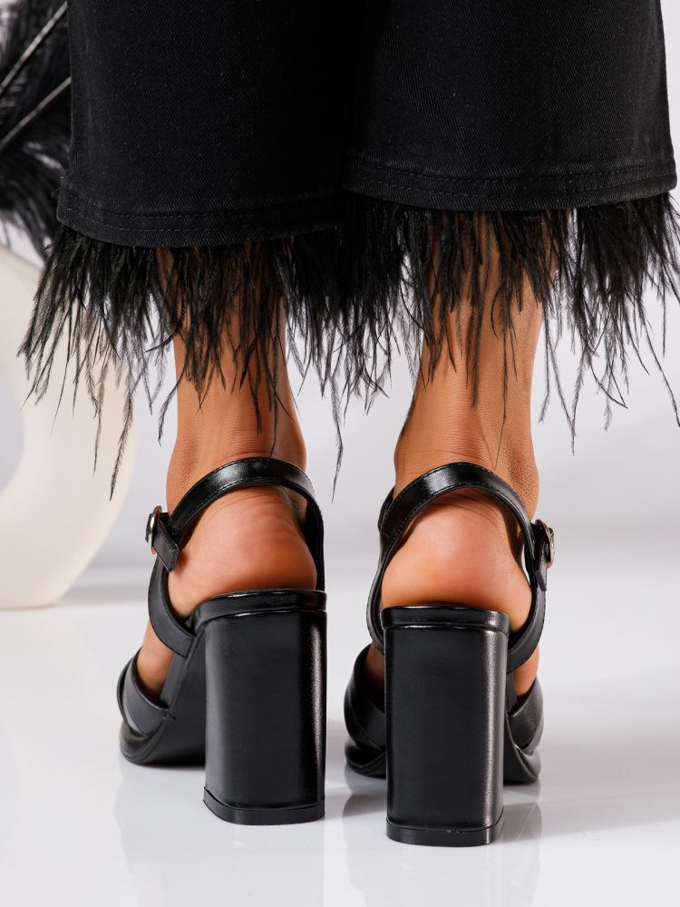 Дамски сандали с ток черни от еко кожа Genevieve #19085