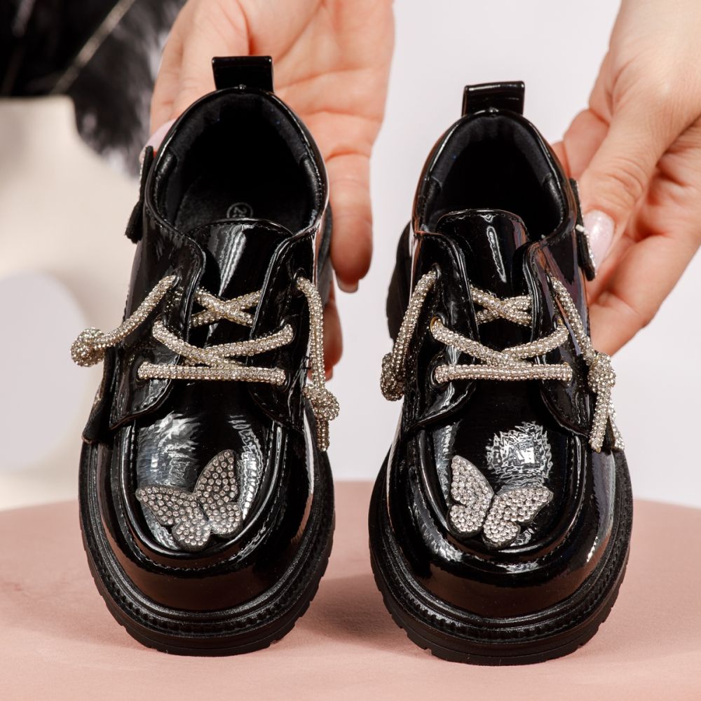 Всекидневни детски обувки черни от лачена еко кожа Ariana #19116