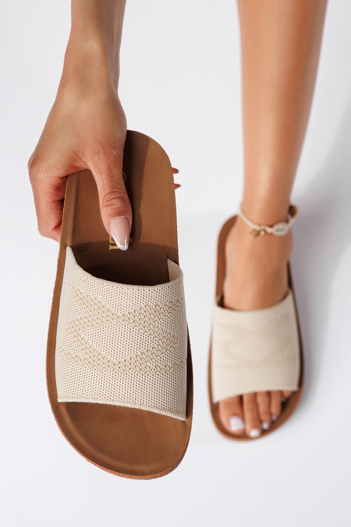 Női bézs színű textil papucs Rebeca #22376