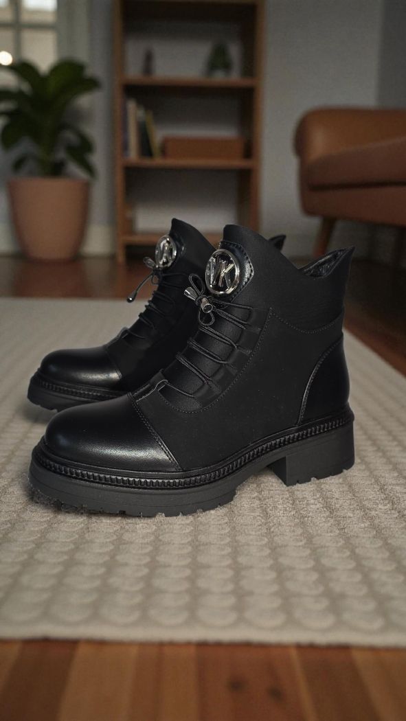 Női csizma szőrmével fekete öko bőrből készült Nami #23055