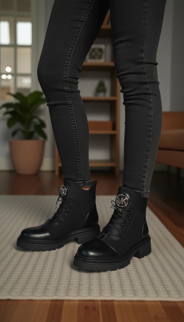 Női csizma szőrmével fekete öko bőrből készült Nami #23055