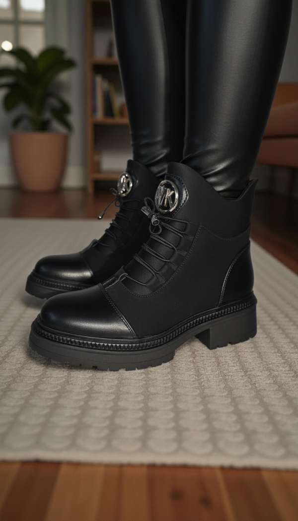 Női csizma szőrmével fekete öko bőrből készült Nami #23055