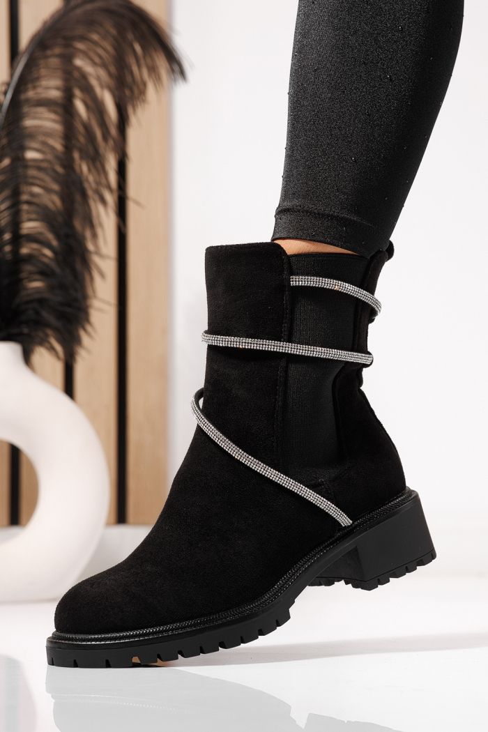 Női bélelt csizma fekete öko bőrből készült Eleanora #23078