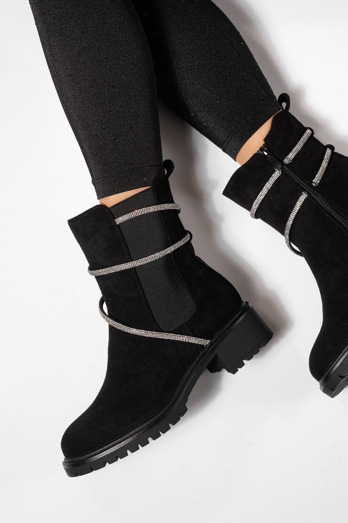 Női bélelt csizma fekete öko bőrből készült Eleanora #23078