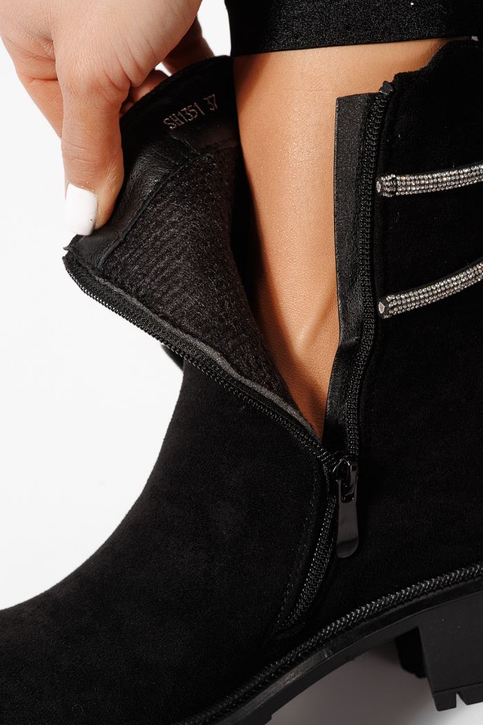 Női bélelt csizma fekete öko bőrből készült Eleanora #23078