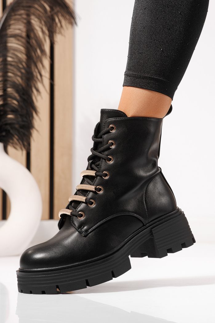 Női szőrmével bélelt csizma fekete öko bőrből készült Julia #23086