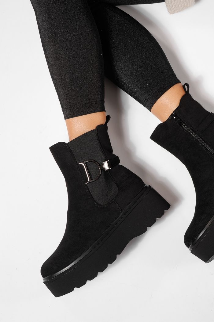 Női szőrmével bélelt csizma fekete öko bőrből készült Dalia #23075