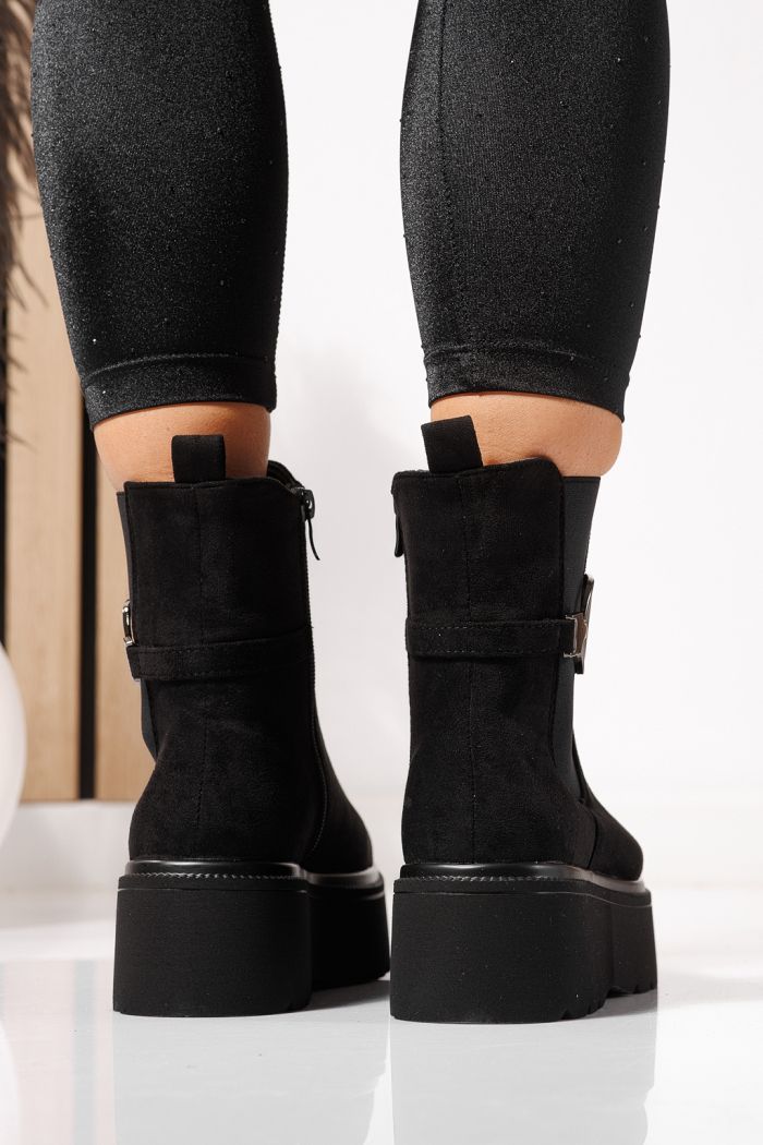 Női szőrmével bélelt csizma fekete öko bőrből készült Dalia #23075