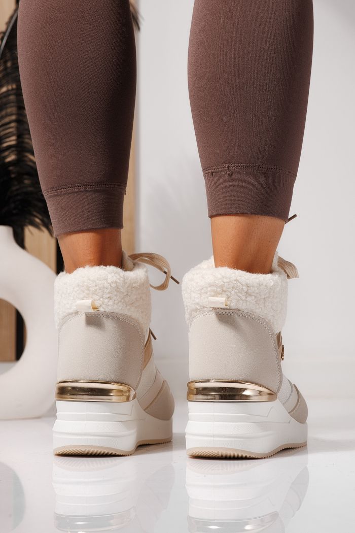 Női bélelt csizma bézs öko bőrből készült Ariana #23060