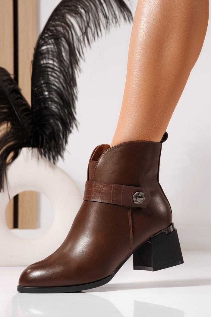 Női szőrmével bélelt bokacsizma Barna öko bőrből készült Carla #23071