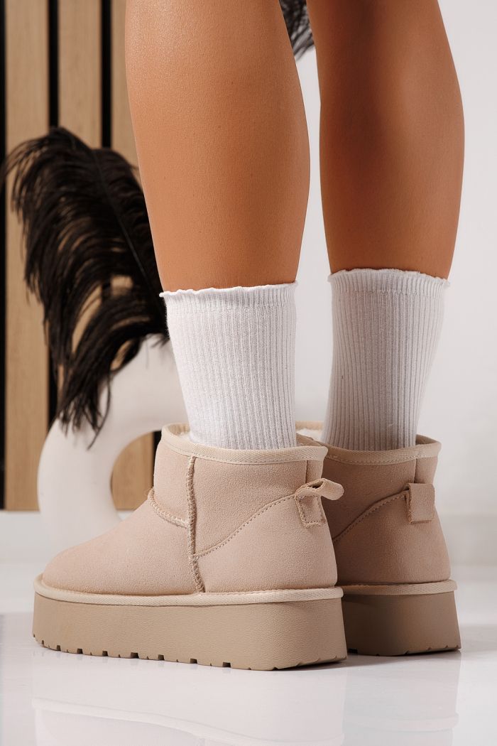 Női rövid csizma szőrmével UG bézs természetes velúr bőrből készült Sabina #23154