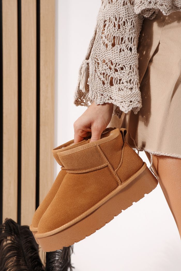 Női rövid csizma szőrmével UG Barna természetes velúr bőrből készült Sabina #23155