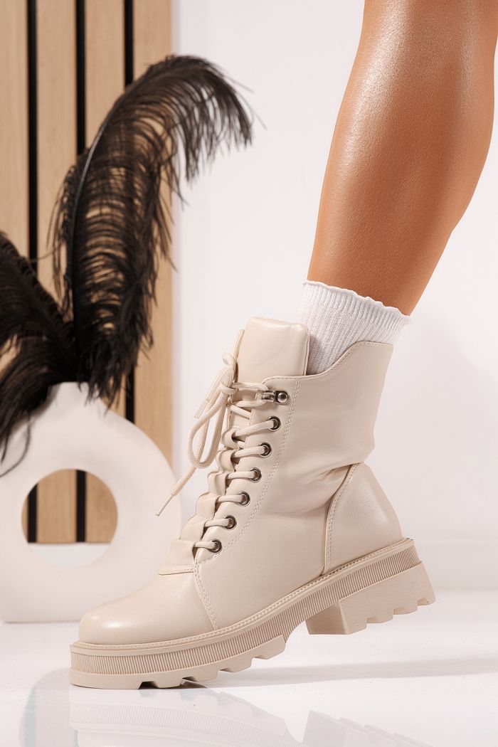 Női szőrmével bélelt csizma bézs öko bőrből készült Kiara #23088