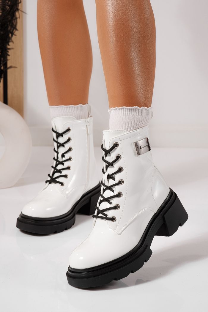 Női szőrmével bélelt csizma fehér lakkozott ökológiai bőrből készült Joplin #23082