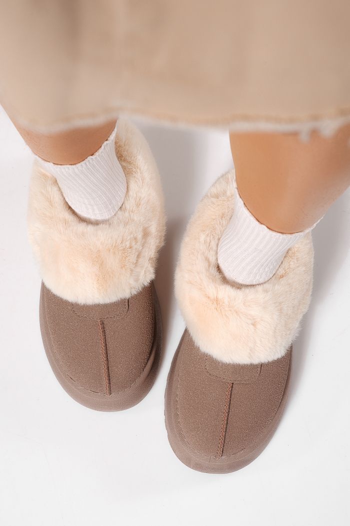 Női szőrmével bélelt csizma  Ug khaki öko bőrből készült Antonia #23062