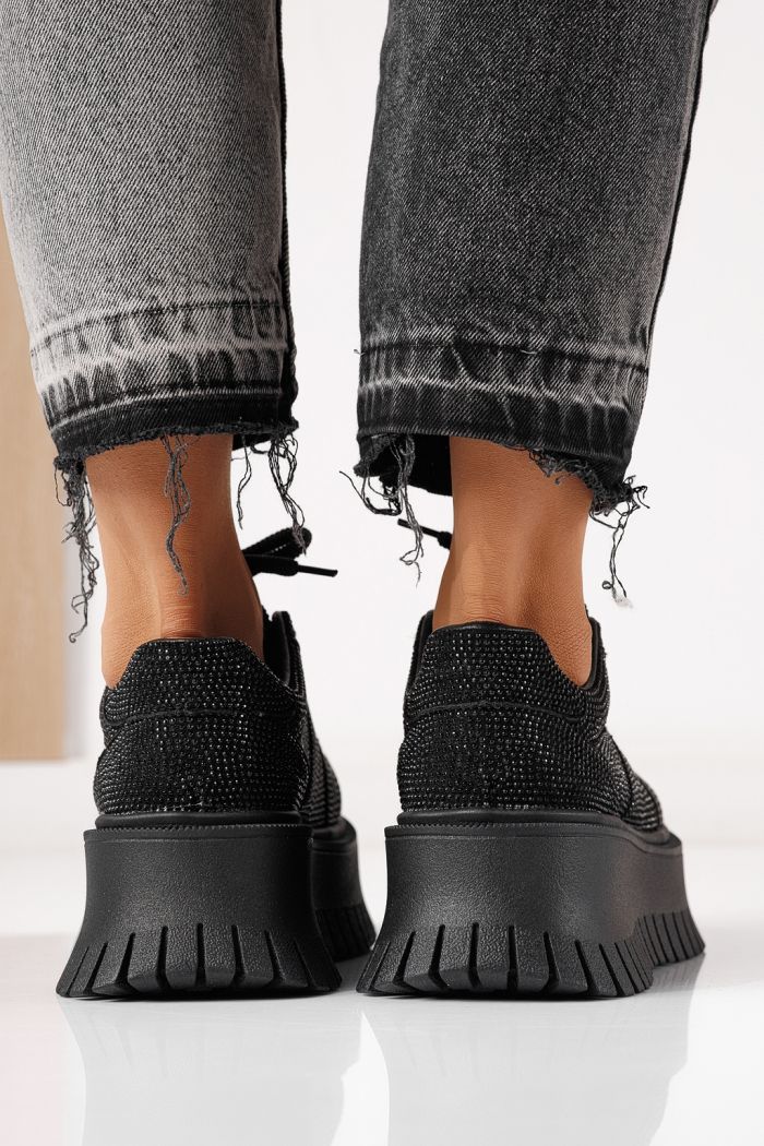 Női sportcipők fekete textil anyagból készült Ellania #24092