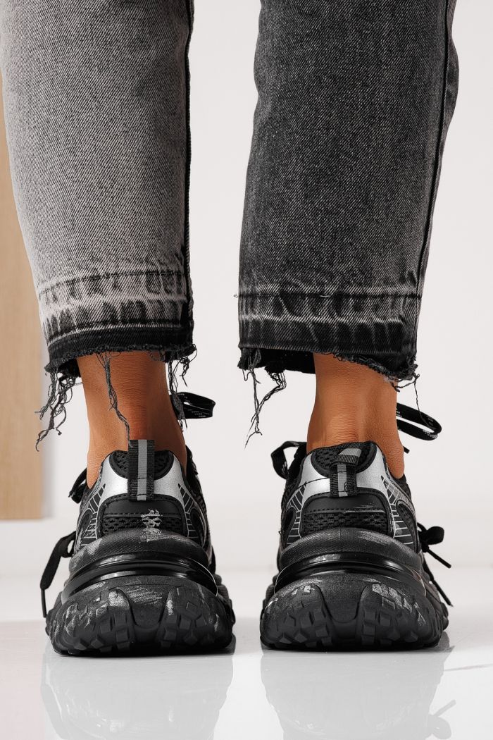 Női sportcipők fekete textil anyagból készült Laura #24145