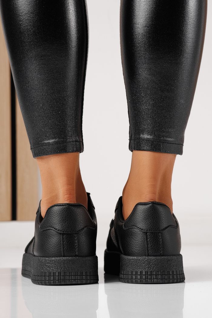 Női sportcipők fekete öko bőrből készült Olivia #24169