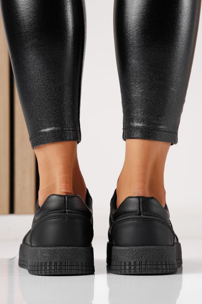 Női sportcipők fekete öko bőrből készült Oana #24171