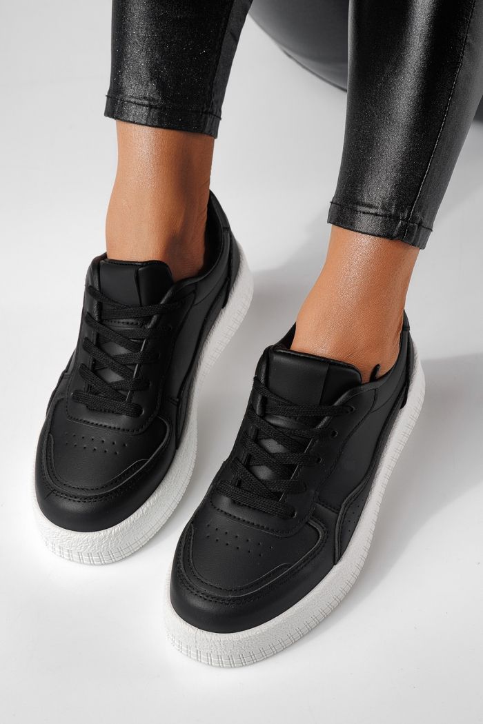 Női sportcipők fekete öko bőrből készült Nadia #24160