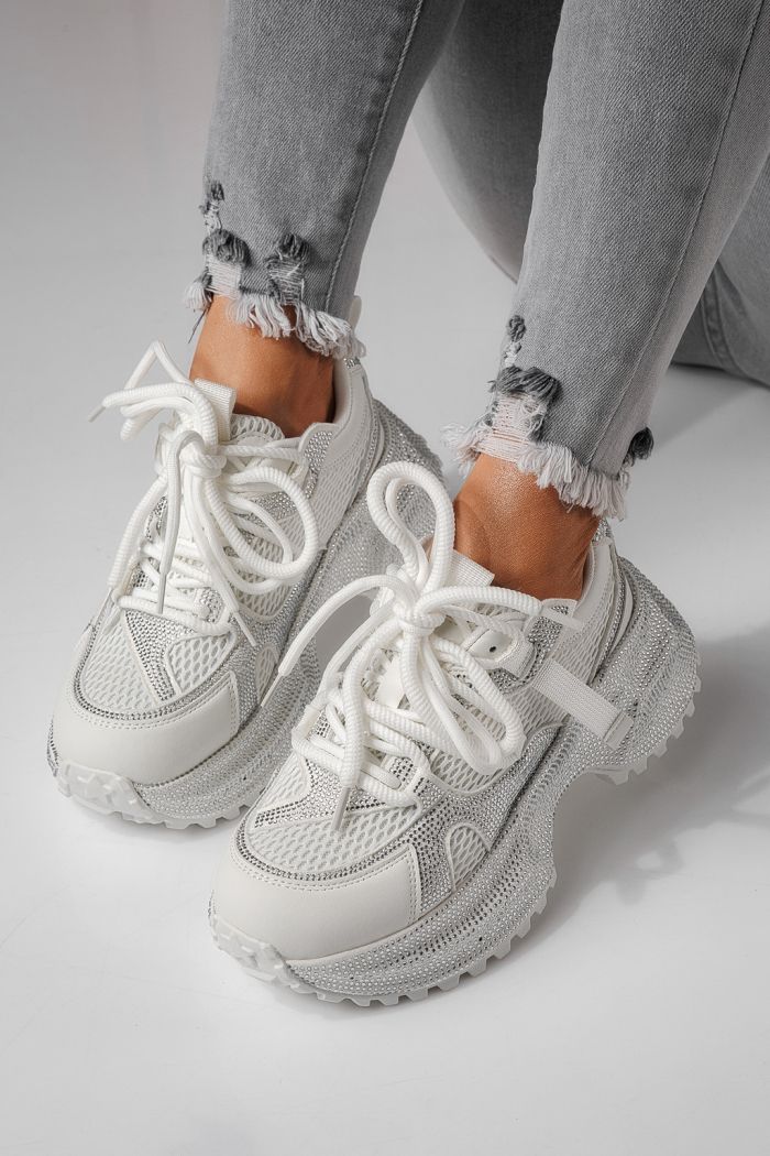 Női sportcipők fehér textil anyagból készült Cezara #24055