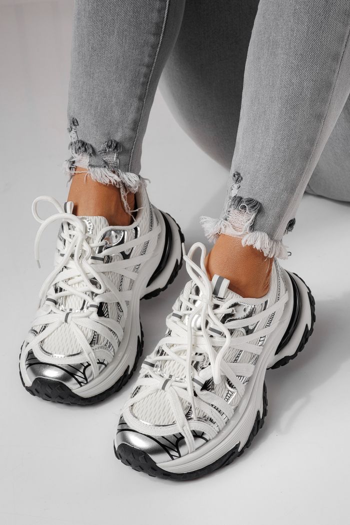 Női sportcipők ezüst textil anyagból készült Jullya #24129