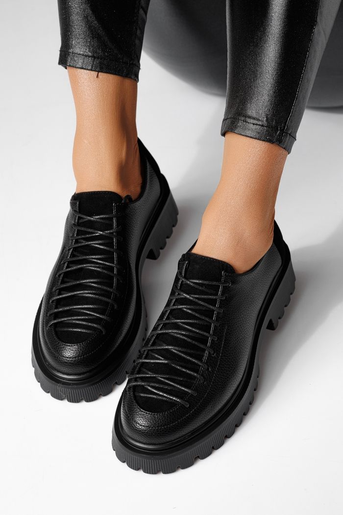 Női alkalmi cipők fekete öko bőrből készült Florentina #24100