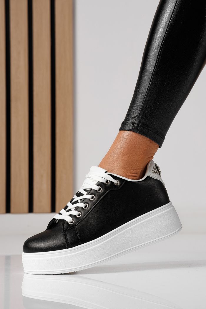 Női sportcipők fekete öko bőrből készült Azaleea #24004