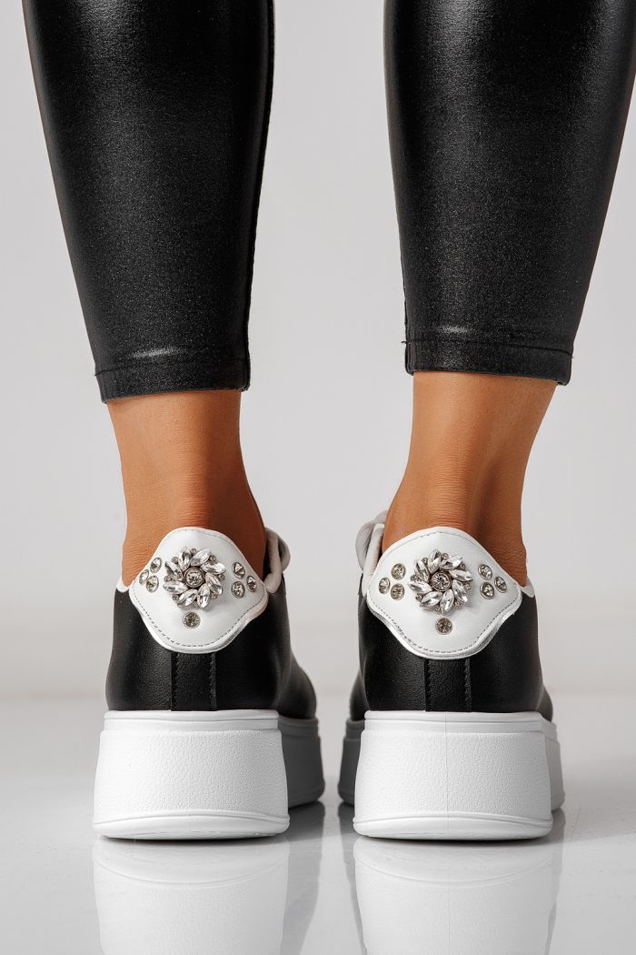 Női sportcipők fekete öko bőrből készült Azaleea #24004