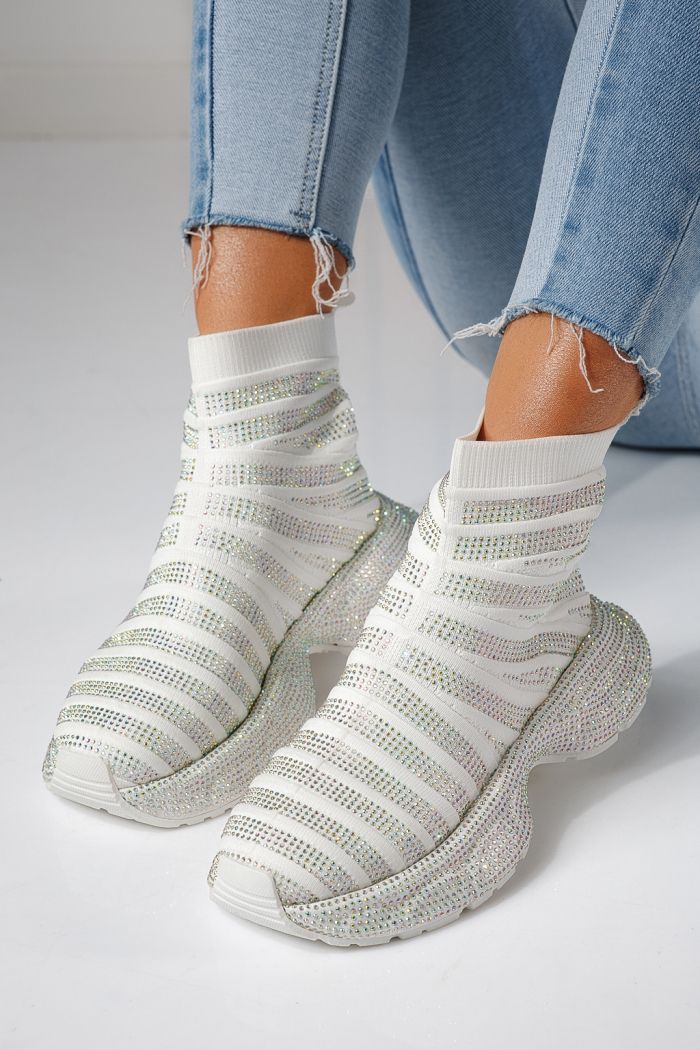 Női sportcipők fehér textil anyagból készült Desia #24077