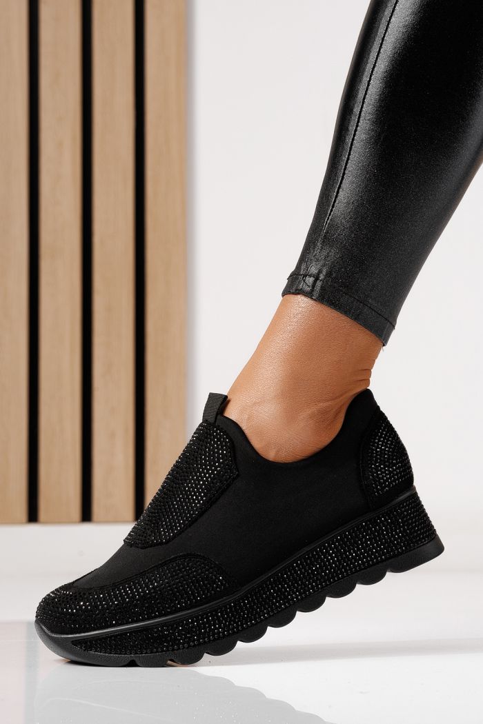 Női fekete textil tornacipő Iris #24209