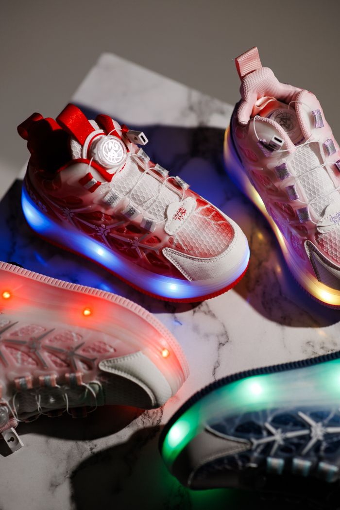 Görgős sportcipő mályvaszínű textil anyagból készült Carla #24408