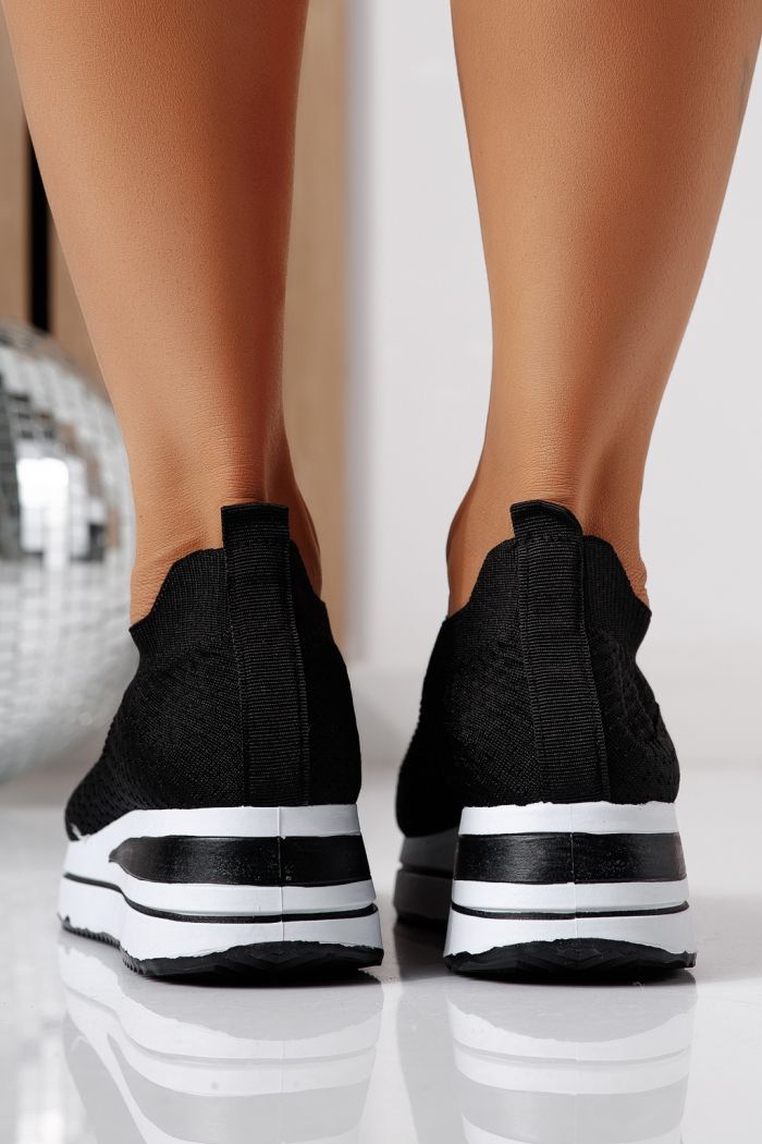 Női sportcipők fekete textil anyagból készült Fausta #24471