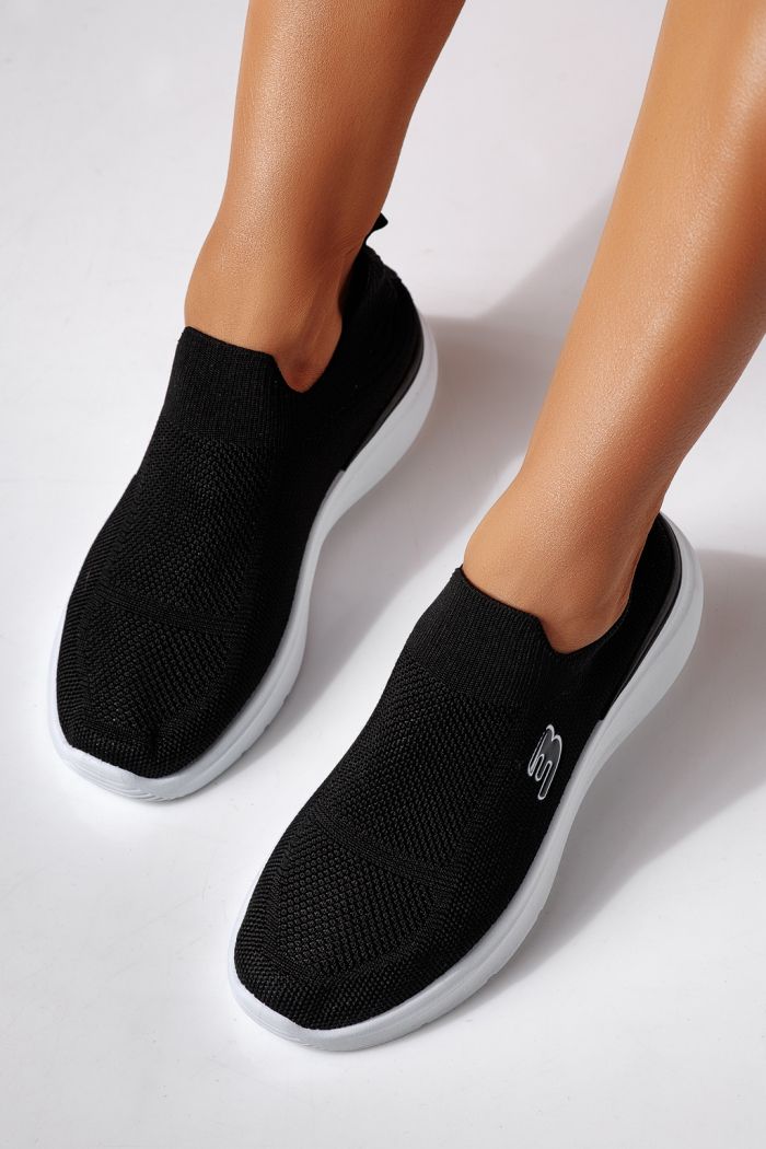 Női sportcipők fekete textil anyagból készült Alona #24459