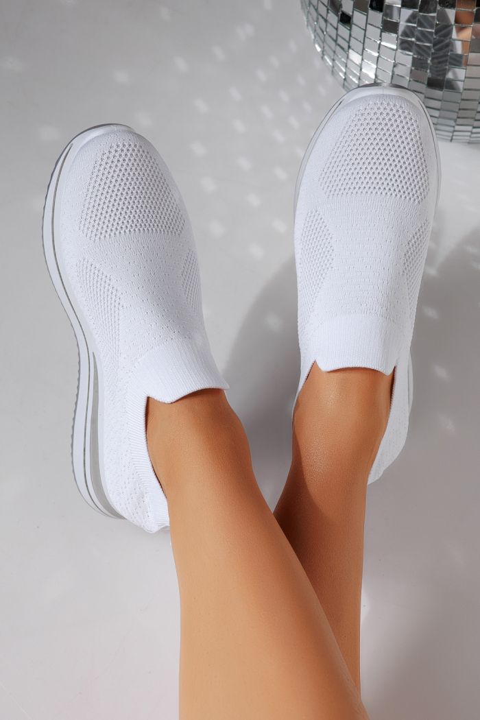 Női sportcipők fehér textil anyagból készült Fausta #24470