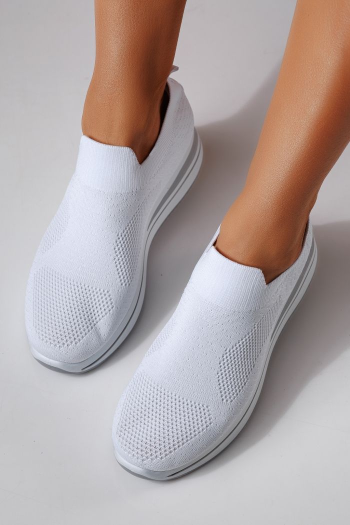 Női sportcipők fehér textil anyagból készült Fausta #24470