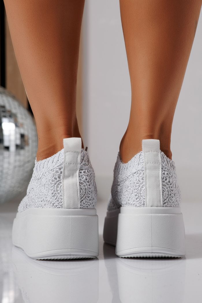 Női sportcipők fehér textil anyagból készült Loretta #24491