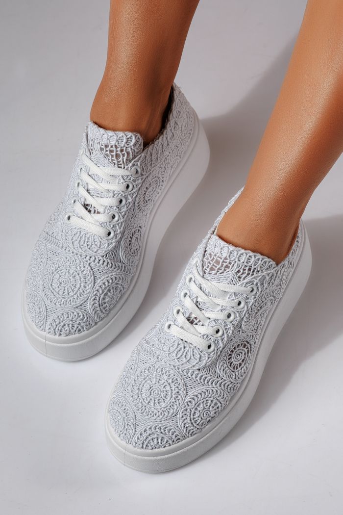 Női sportcipők fehér textil anyagból készült Loretta #24491