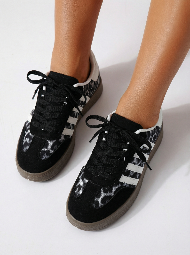 Női sportcipők fehér velúrból készült Liza #24503