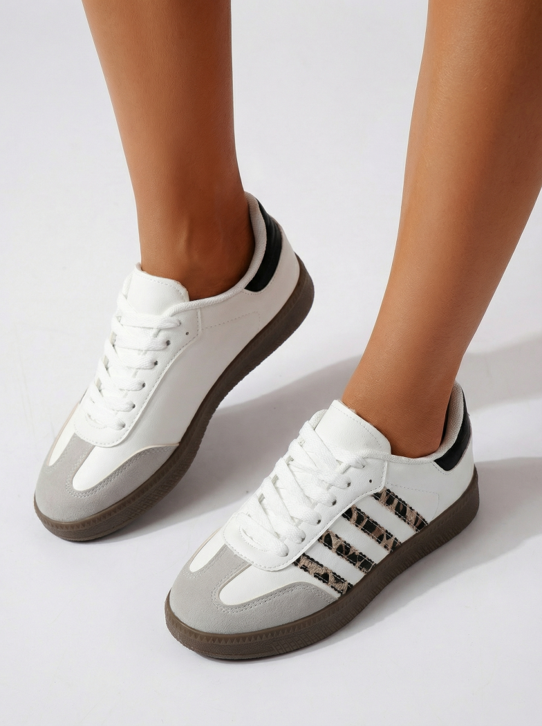 Női sportcipők fehér velúrból készült Liza #24504