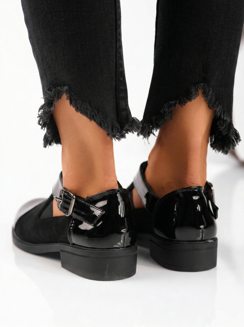 Női fekete lakkbőrből készült alkalmi cipő Antonia #24517