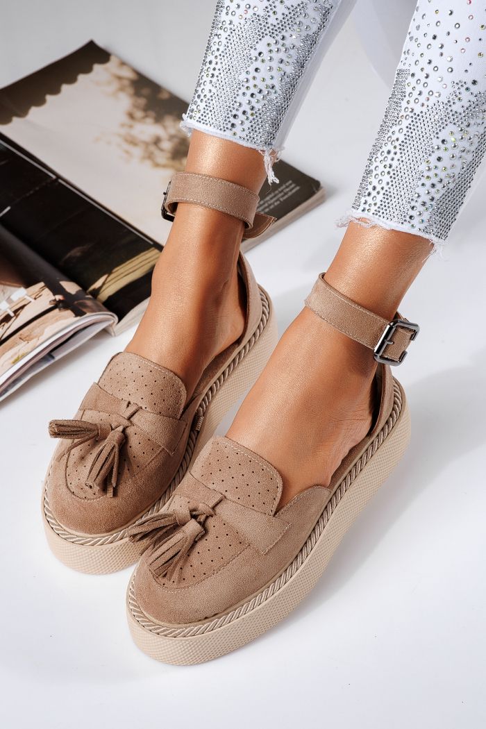 Női bézs színű ekológikus bőrből készült alkalmi cipő velúrból Aryan #24610