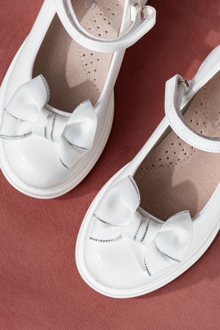 Fehér eco-bőrből készült lánycipő Alis #24654