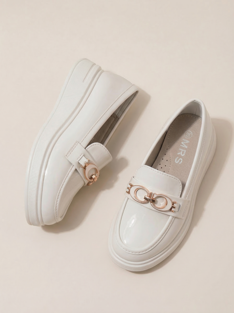 Lány Cipők fehér lakkozott ökológiai bőrből készült Andreina #24629