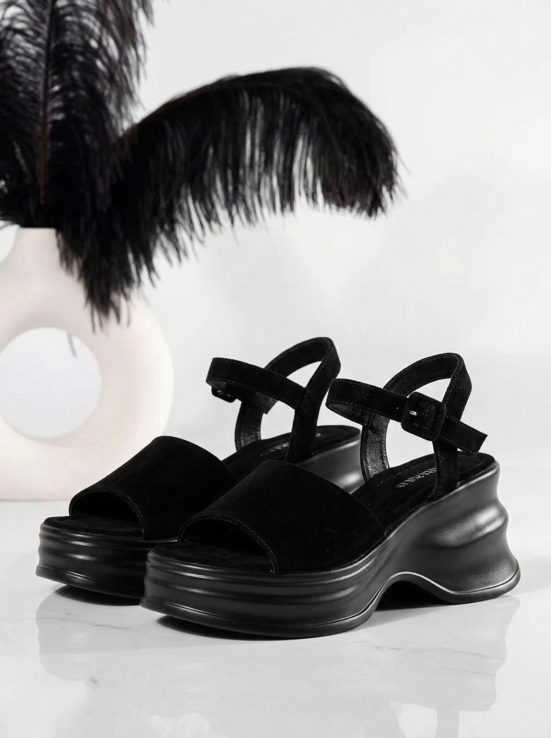 Női fekete platformszandál ökobőrből Adena #21302
