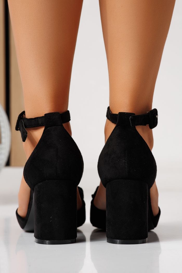 Női magas sarkú szandálok fekete öko velúrból készült Nivara #24813