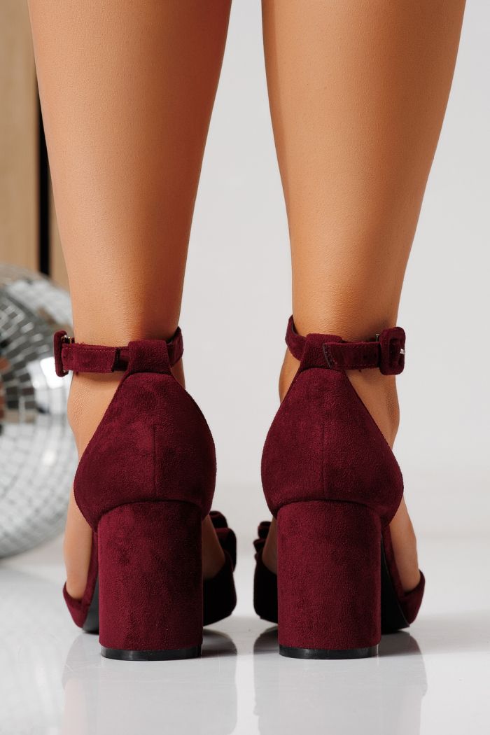 Női magas sarkú szandálok bordó öko velúrból készült Nivara #24811