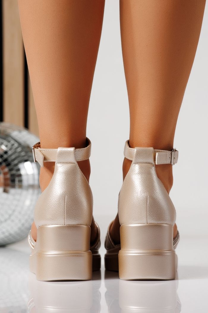 Női platform szandálok arany öko bőrből készült Althea #24851