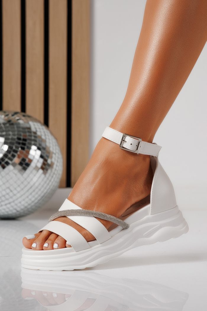 Női platform szandálok fehére öko bőrből készült Xandria #24716